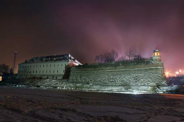 Просто під муром Дубенського замку хочуть звести житлову висотку – нардепка
