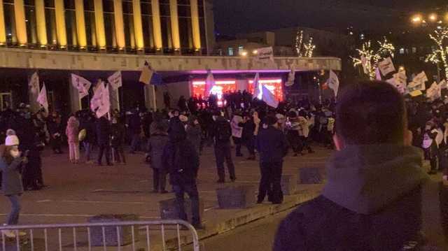 "Квартал 95" высмеял ФОПов, которые пикетировали концерт студии в Киеве