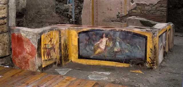 В Помпеях раскопали древнюю закусочную