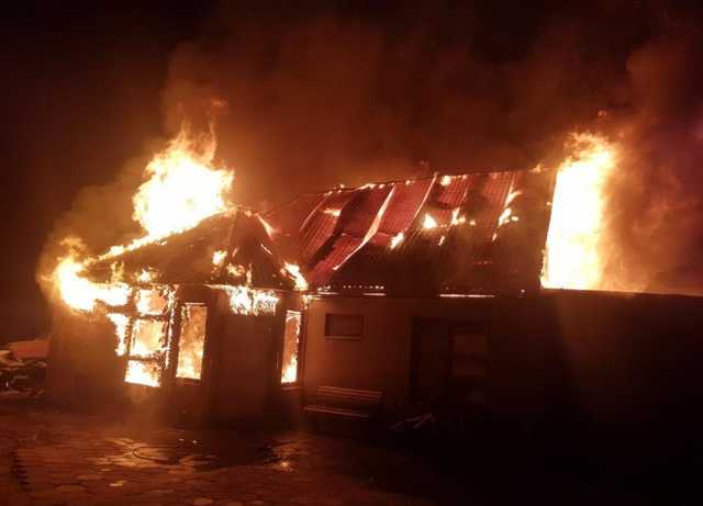 В Одесской области из-за новогодней гирлянды сгорел жилой дом