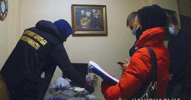 В Киеве поймали менеджера магазина, продававшего наркотики в Интернет