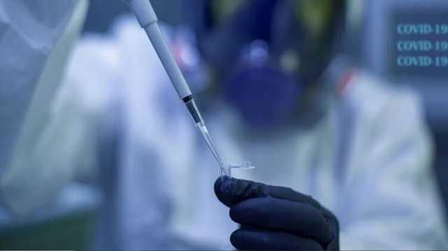 Совместная вакцина "Спутника V" с AstraZeneca даст иммунитет от ковида на два года