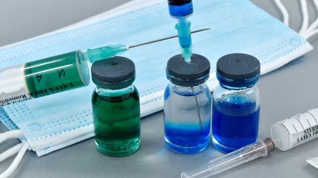 Беларусь первой после России начинает вакцинацию населения "Спутником V"