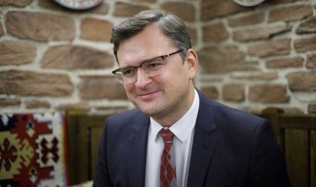 Кулеба назвал российскую вакцину от COVID-19 гибридным оружием против Украины