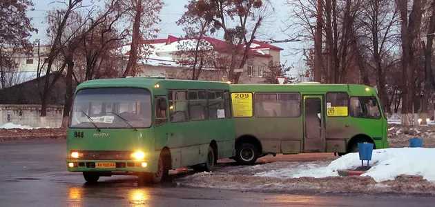 В Харькове больного дедушку пытались силой "выкинуть" из маршрутки