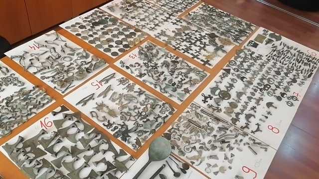 В Сербии нашли тысячи археологических редкостей на грузовике с паркетом из Украины