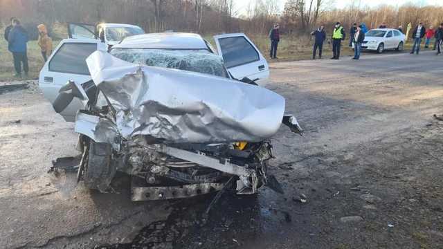 На Ивано-Франковщине в ДТП погибла 13-летняя девочка, еще четверо получили травмы