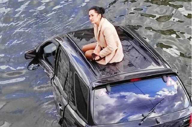 Героиню "фото года" из Харькова оштрафовали на 760 грн