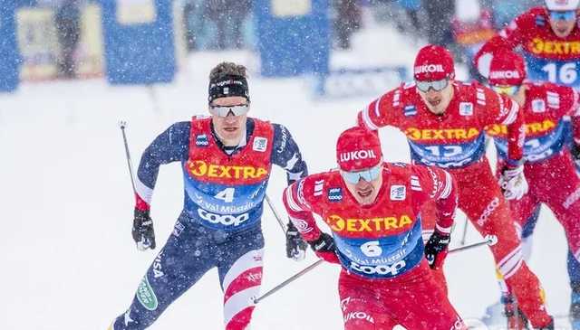 Российские лыжники нелепо упустили медали, столкнувшись перед финишем