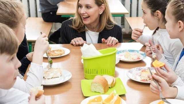Питание в школах - первая леди рассказала об изменениях
