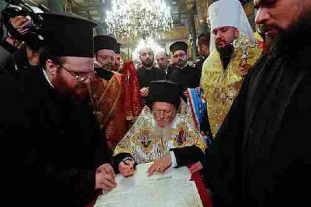 Два роки тому Вселенський патріарх підписав Томос про автокефалію ПЦУ