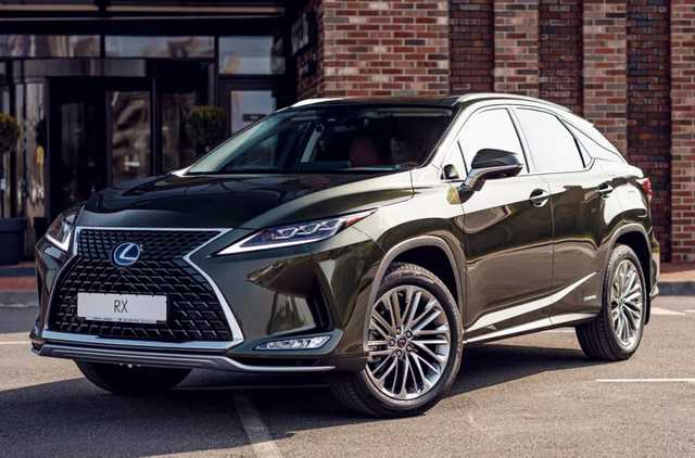 Семьи "слуг народа" накупили в 2020 году элитные Lexus, Mercedes и Land Cruiser