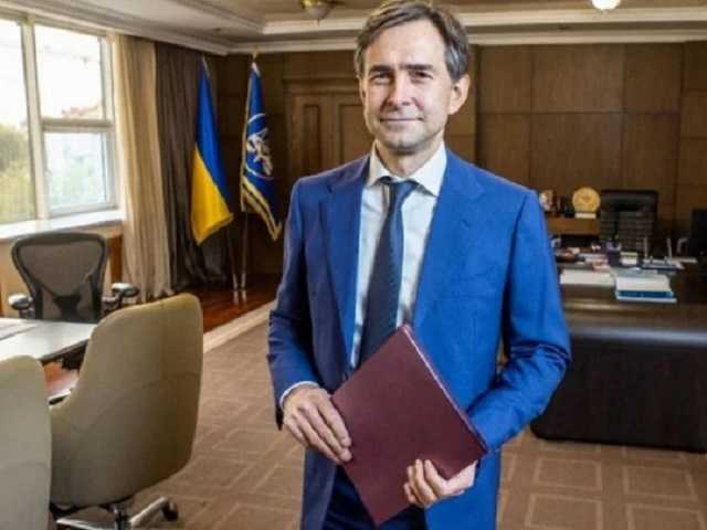 Глава Налоговой рассказал про «двоих с ложкой» на одного работающего в Украине