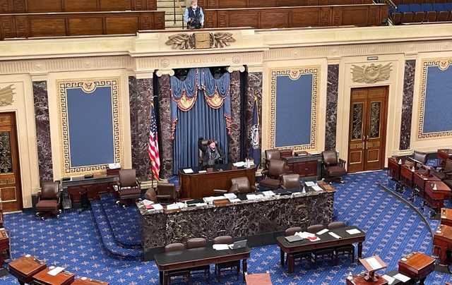 Трамп заявил, что полиция Капитолия на стороне протестующих, и призвал сохранять спокойствие