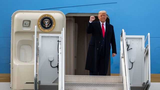 Трамп обвинил вице-президента Пенса в трусости, а тот отписался от него в Twitter