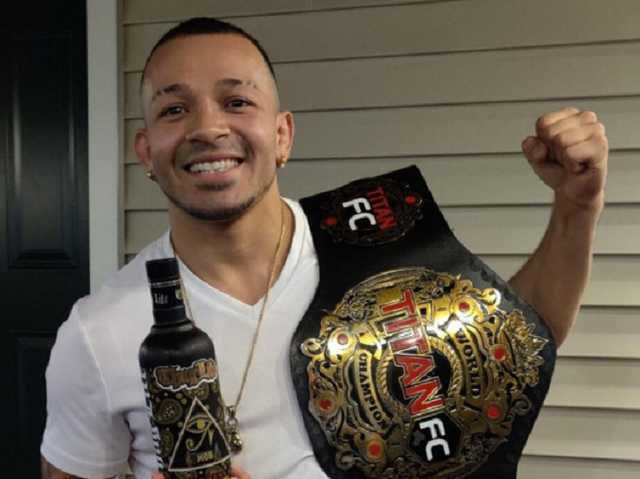 Боец UFC по прозвищу Зверь изуродовал двух своих сестер