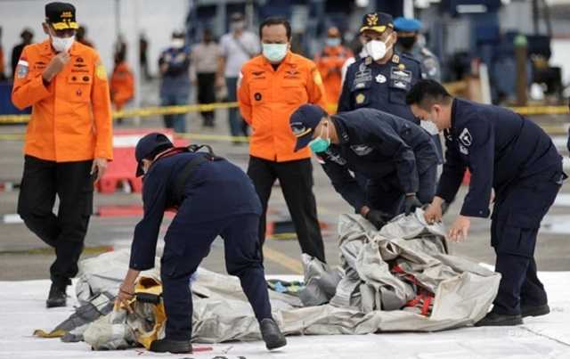 Авіакатастрофа в Індонезії: знайшли рештки пасажирів та уламки розбитого літака