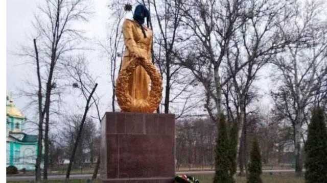 В Херсоне и под Полтавой вандалы осквернили памятники жертвам нацизма