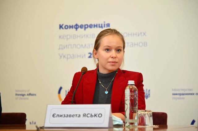 “Я не можу дивитись, як продаються цінності кожного дня”: Ясько прокоментувала своє звільнення