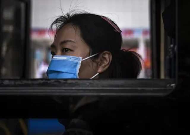 Китай назвал виновных в новых вспышках COVID-19 в стране