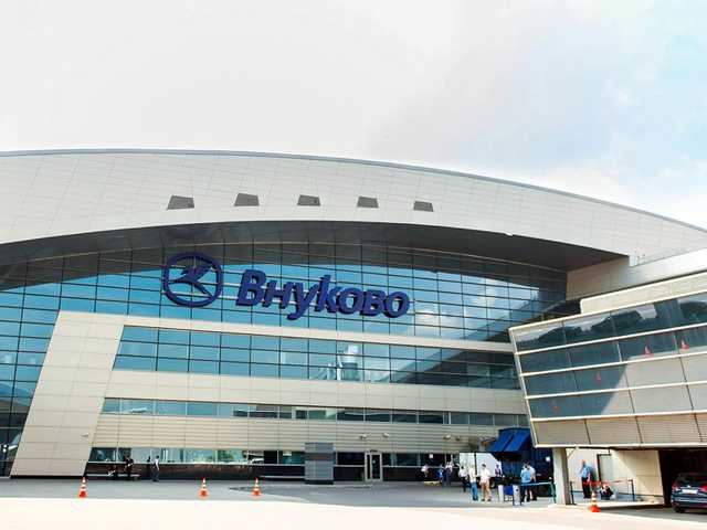 "Внуково" о прибытии Навального: мы достойно встречали самолеты из Германии еще в 1941-м