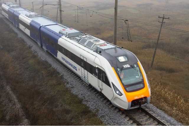 “Укрзалізниця” планує відновити сполучення з територіями, прилеглими до окупованого Криму