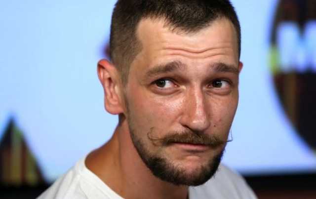 Задержания во "Внуково": полиция забрала брата Навального и его соратников