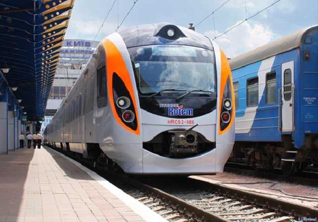 "Укрзалізниця" захотела пустить поезда со скоростью 350 км/ч