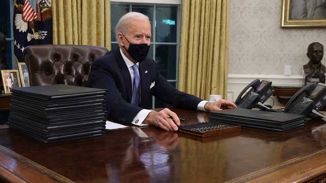 Отмена мексиканской стены и возвращение к ВОЗ: первые президентские указы Байдена