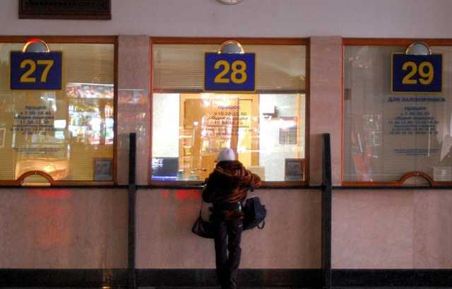 "Укрзализныця" приостанавливает продажу билетов на поезда: какая причина