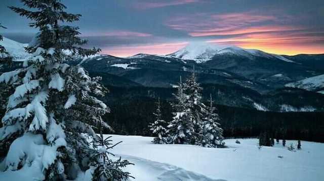 В Карпатах выпал почти метр снега