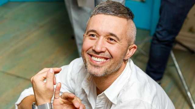 "Время идет на дни". Известный украинский певец Сергей Бабкин может ослепнуть