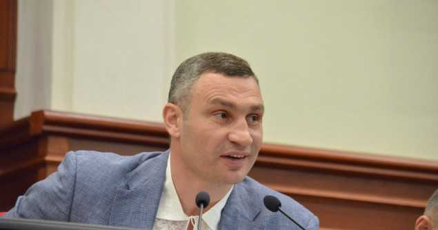 Кличко распорядился до конца года выплачивать своим заместителям 100-процентную надбавку к окладу