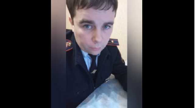 В России уволили полицейского, который поддержал Навального