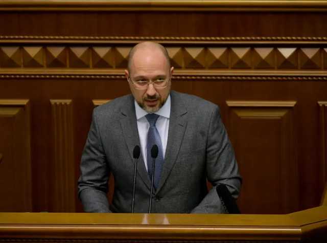 Шмыгаль: Украина не будет закупать газ из РФ напрямую