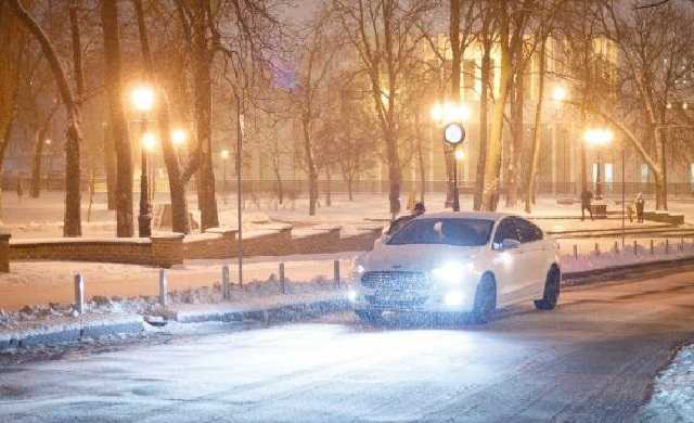 Будет два сложных дня: украинцев призвали не садиться за руль из-за непогоды