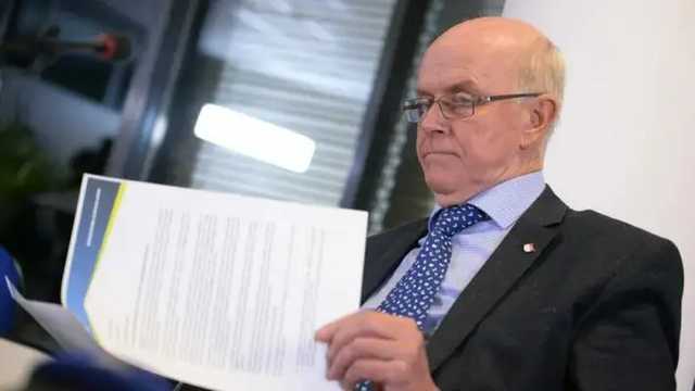 Россия давала взятки экс-главе Международного союза биатлонистов в виде проституток и охоты