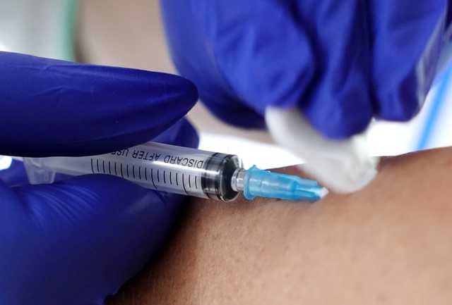 Перехворілі COVID не отримають вакцину в першій хвилі: МОЗ назвав причину