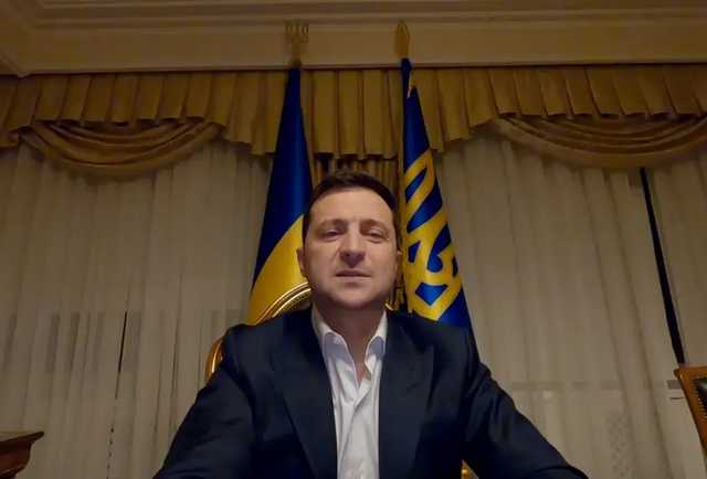 «20 лет на рынке переобуваний»: Зеленский прокомментировал планы Тимошенко провести референдум