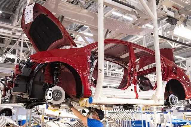 На ЗАЗі почали збирати ще два російські автомобілі