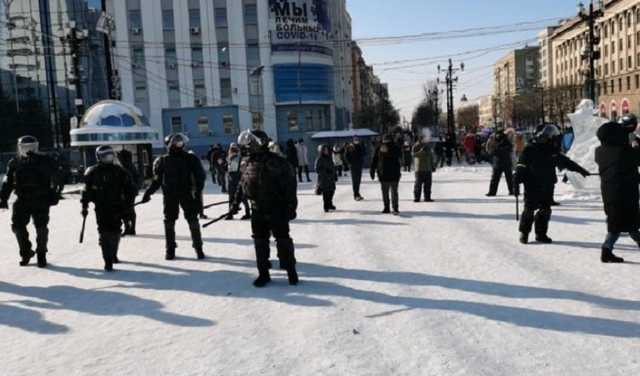 Протесты в поддержку Навального: на Дальнем Востоке России еще ночью начались задержания