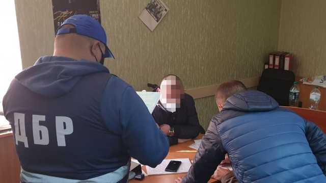 В Кривом Роге полицейские продали изъятые ими у грабителя золотые украшения