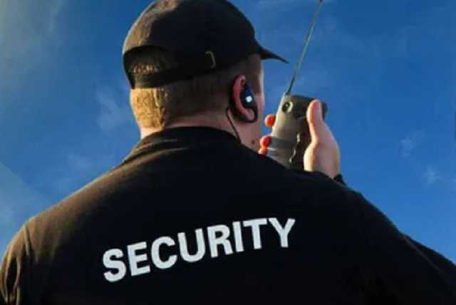 В Житомире охрана в магазине избила бездомного