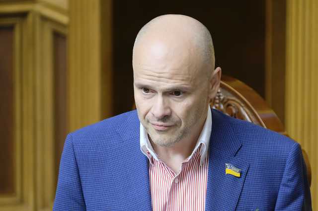 Sinovaс ще не надав документи про ефективність вакцини від COVID, – Радуцький