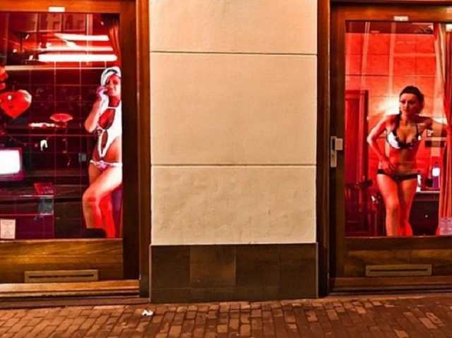 В Амстердамі закриють квартал “червоних ліхтарів”