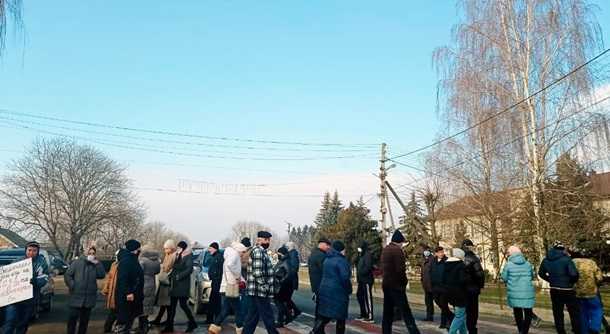 На Буковині протестувальники проти високих цін на газ перекрили трасу