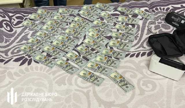 Бухгалтер полиции за "откаты" начисляла премии