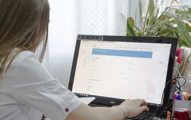 Рада поддержала введение в Украине электронных больничных