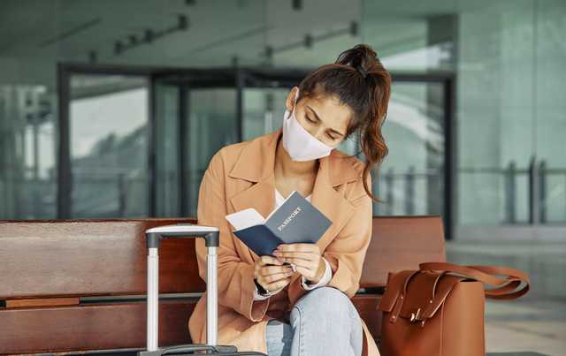 Латвія обмежила в’їзд у країну через новий штам коронавірусу