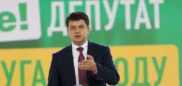 В "Слуге" заявили, что Разумков позволяет себе личное мнение чаще, чем все остальные